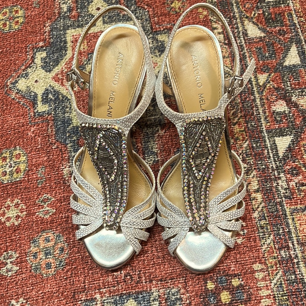 Elegant Silver Heels 7.5